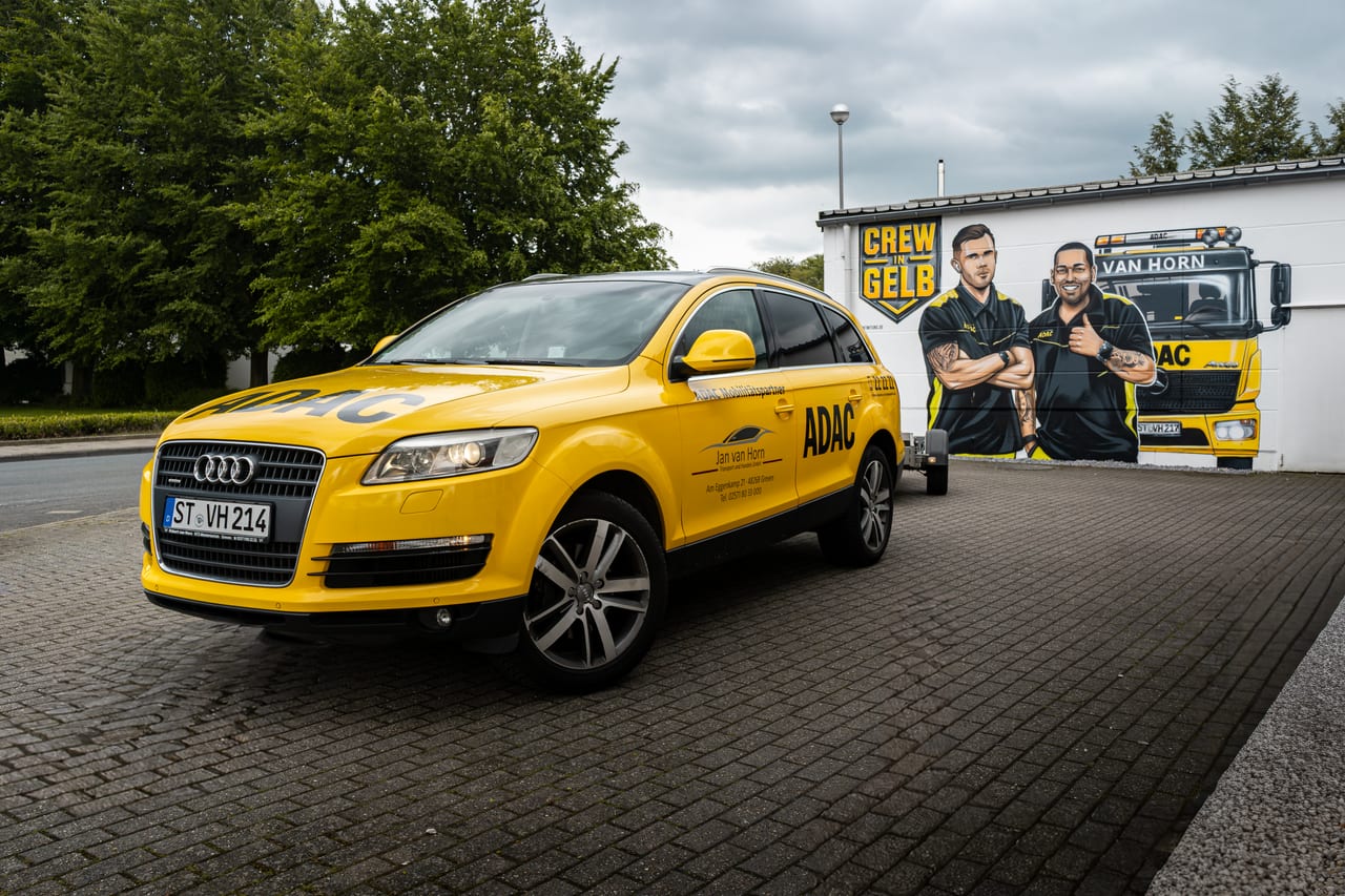 Audi Q7 mit Anhänger (ST-VH-214) - Fahrzeug aus dem Van Horn Fuhrpark