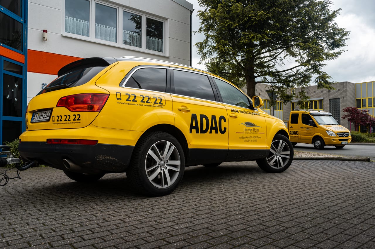 Audi Q7 mit Anhänger (ST-VH-214), Detailansicht 3